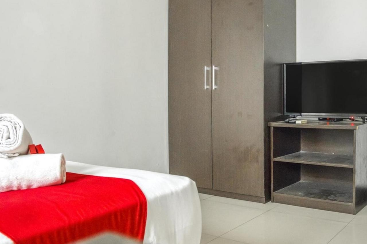 Reddoorz Near Senopati 2 Hotel Jakarta Bagian luar foto